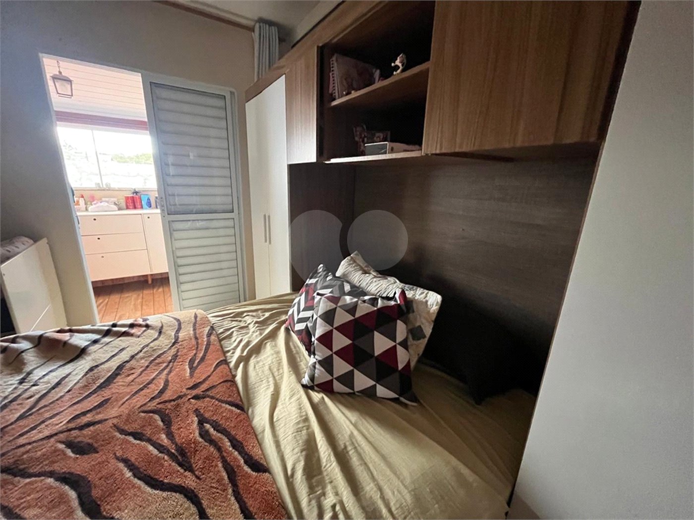 Sobrado à venda com 3 quartos, sendo 2 suítes, em Jardim São Pedro, Mogi das Cruzes, SP