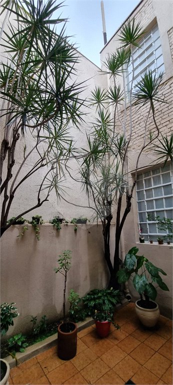 Sobrado à venda com 4 quartos, sendo 1 suíte,  em Água Branca, São Paulo, SP