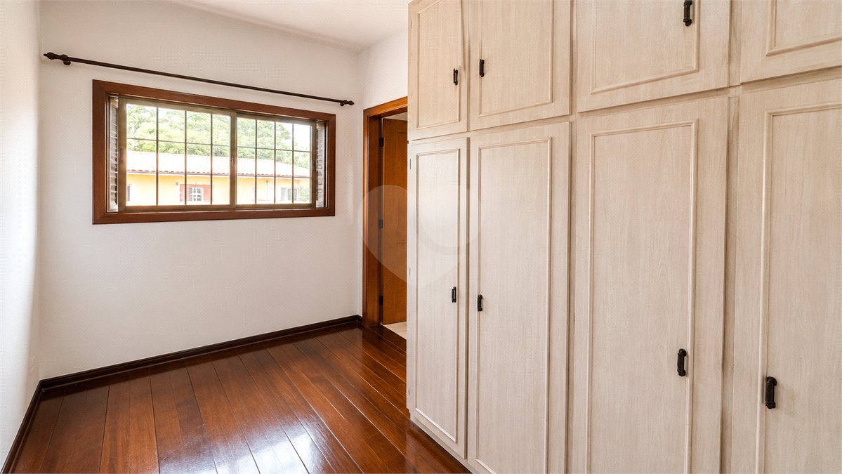 Sobrado à venda com 4 quartos, sendo 2 suítes, em Vila Pires, Santo André, SP