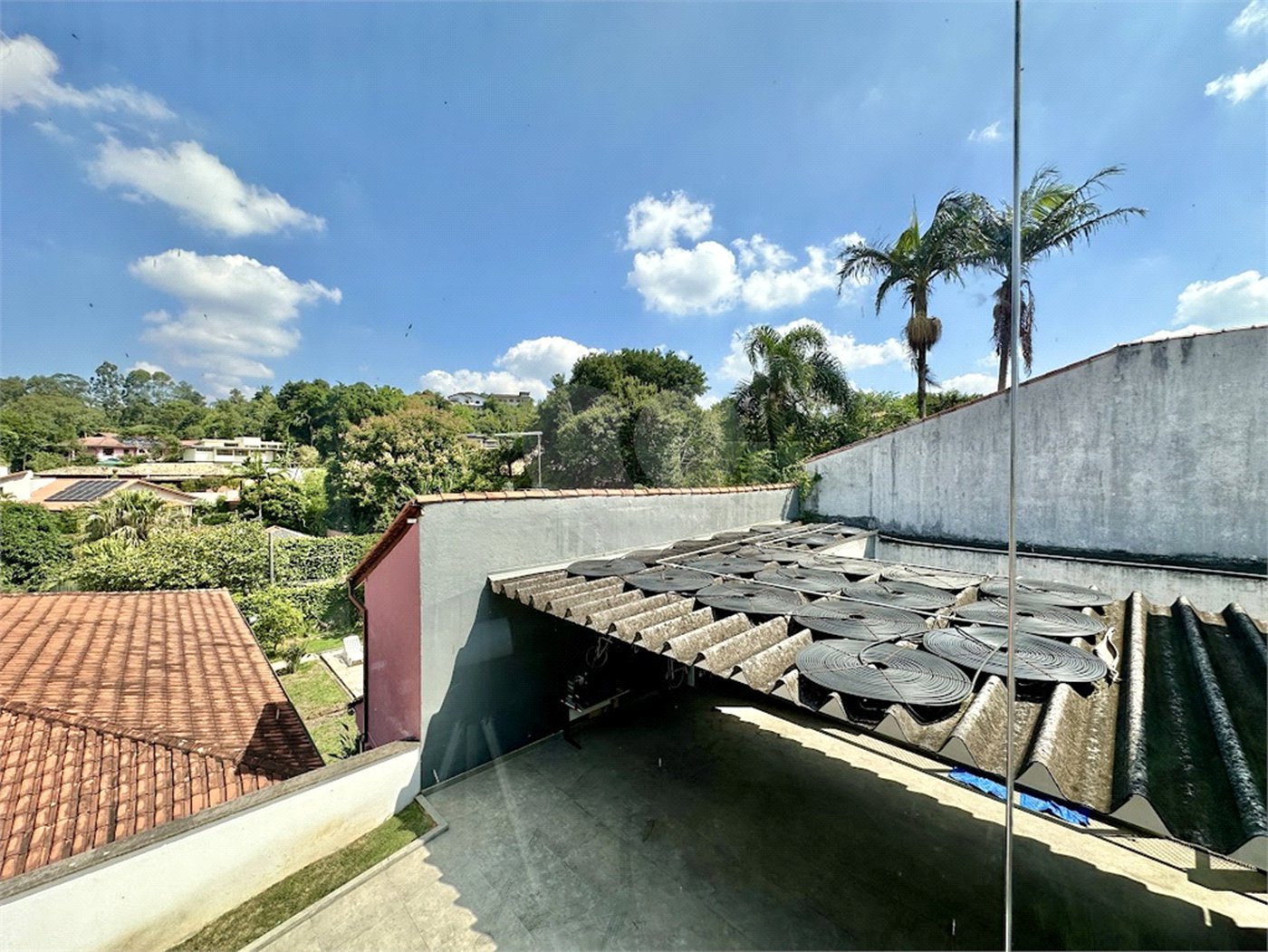 Casa à venda com 4 quartos, sendo 2 suítes,  no condomínio Granja Vianna II, Cotia - SP