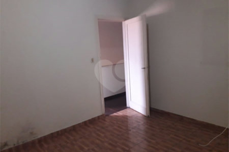 Casa Térrea à venda com 4 quartos, sendo 1 suíte, em Vila Constança, São Paulo, SP