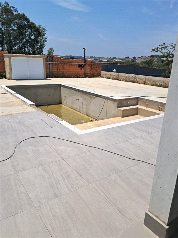 Casa à venda com 3 suítes no condomínio Terras de Mont Serrat, Salto - SP