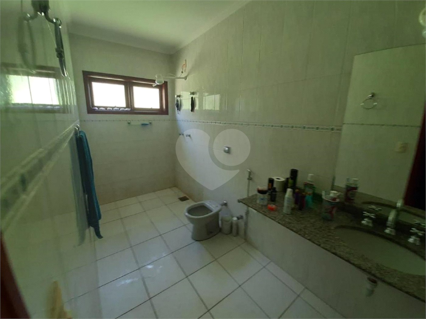 Casa à venda com 3 suítes no condomínio Villaggio Capriccio, Louveira - SP