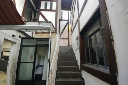 Sobrado à venda com 5 quartos, sendo 3 suítes, em Cidade Monções, São Paulo, SP