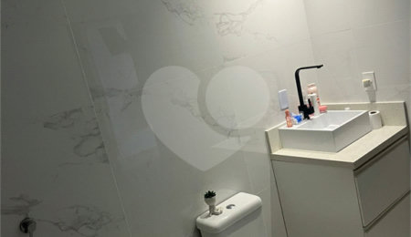 Casa à venda com 2 quartos, sendo 1 suíte,  no condomínio Paraty Cond, São Paulo - SP