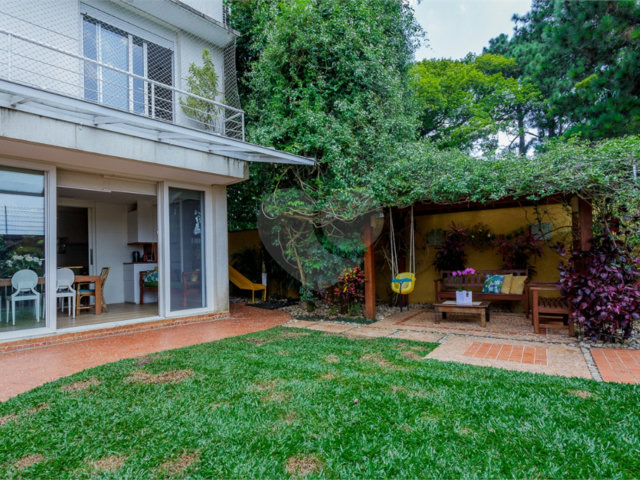 Casa à venda com 4 suítes no condomínio Las Cumbres, São Paulo - SP