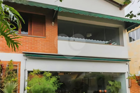 Sobrado à venda com 3 quartos, sendo 1 suíte,  em Vila Universitária, São Paulo, SP