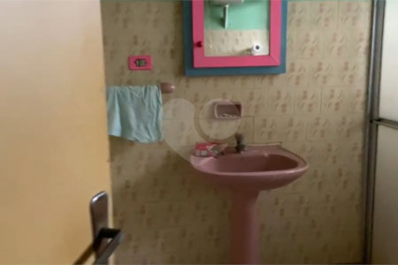 Casa à venda com 3 quartos, sendo 1 suíte,  no Centro, Salto, SP
