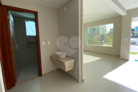 Casa à venda com 4 quartos, sendo 3 suítes, em Orla Norte, Porto Seguro, BA
