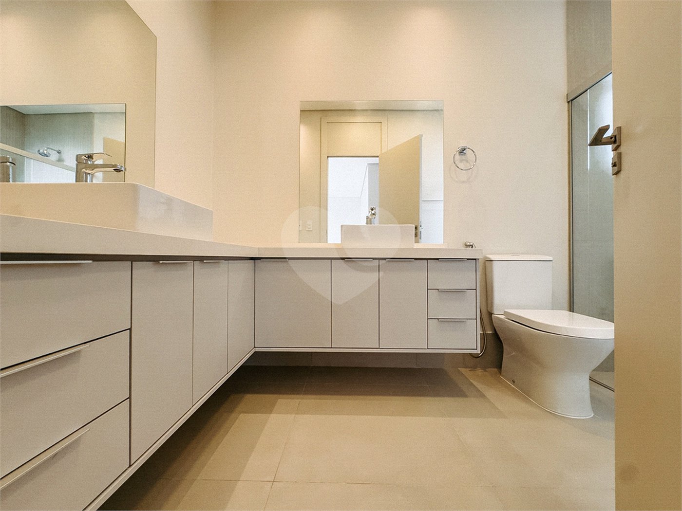 Casa à venda com 4 suítes no condomínio Villa dos Pinheiros, Indaiatuba - SP