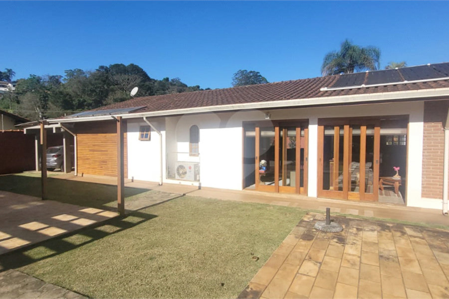 Casa à venda com 3 quartos, sendo 2 suítes,  em Mantiqueira, Mairiporã, SP