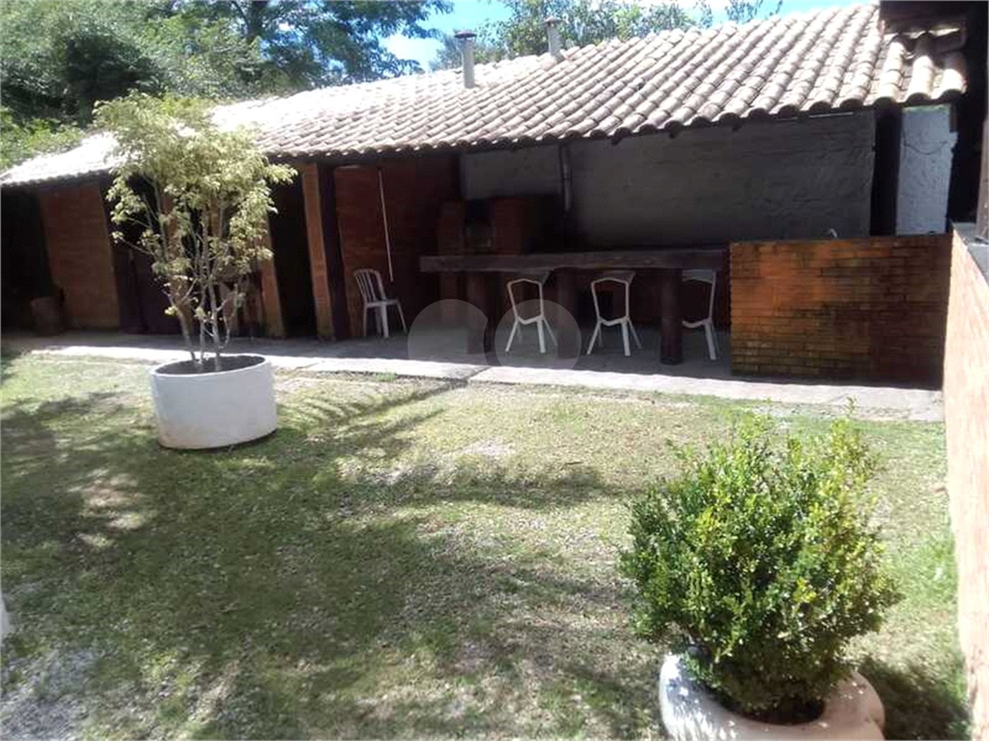 Casa à venda com 6 quartos, sendo 3 suítes, no condomínio Residencial Jardins de Mairiporã I, Mairiporã - SP