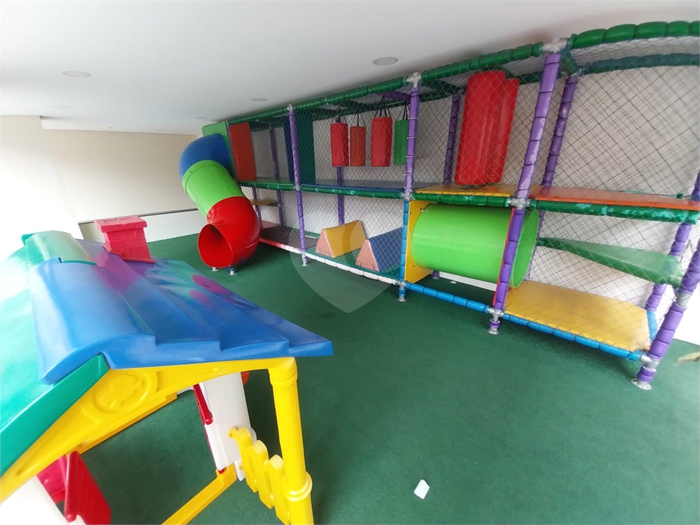 Apartamento à venda com 3 quartos, sendo 2 suítes,  em Vila Gilda, Santo André, SP