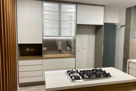 Sobrado à venda com 4 suítes em Vila Inah, São Paulo, SP
