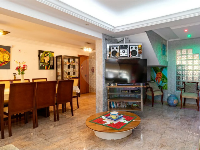 Casa à venda com 4 quartos, sendo 2 suítes,  em Alto da Boa Vista, São Paulo, SP