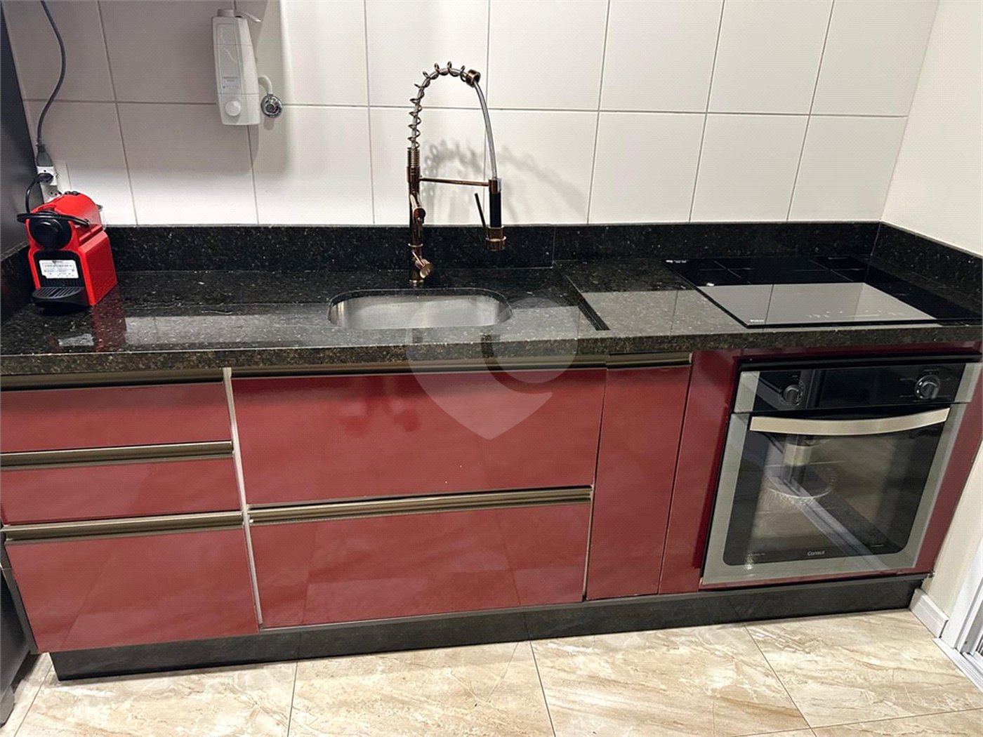 Apartamento à venda com 3 quartos, sendo 1 suíte,  em Vila Suissa, Mogi das Cruzes, SP