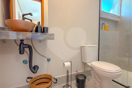 Casa à venda com 3 suítes no condomínio Figueira Garden, Atibaia - SP
