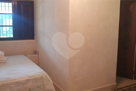Casa à venda com 5 quartos, sendo 1 suíte,  em Taboão, Mogi das Cruzes, SP