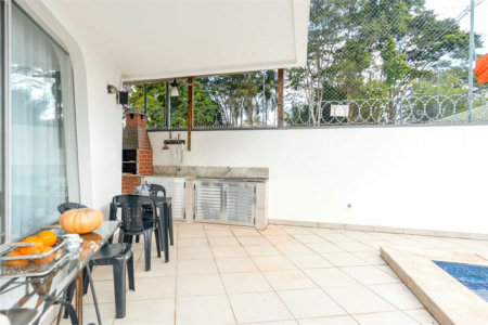 Casa Térrea à venda com 3 quartos, sendo 1 suíte, em Vila Inah, São Paulo, SP