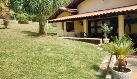 Casa à venda com 5 quartos, sendo 4 suítes,  no condomínio Chácaras Flórida, Itu - SP