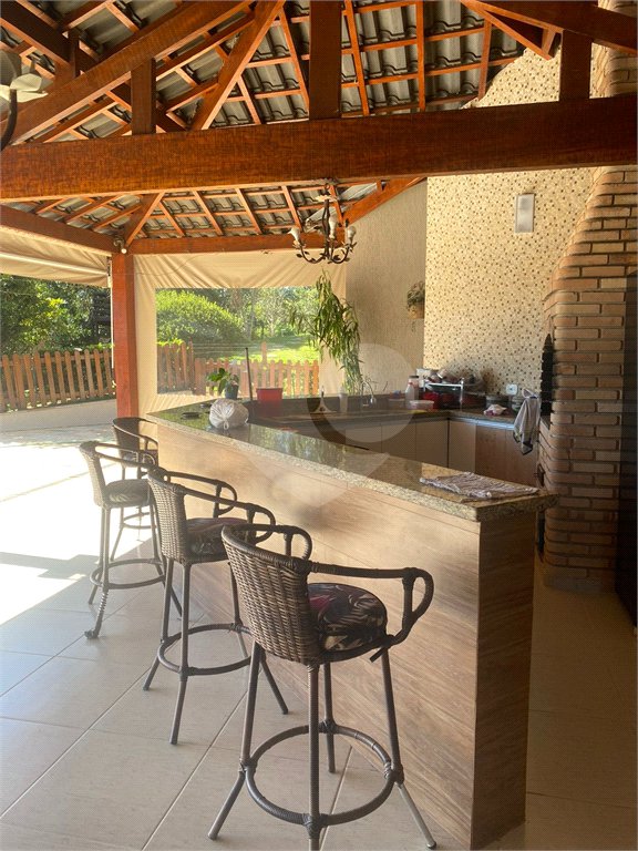 Casa à venda com 5 quartos, sendo 4 suítes, no condomínio Lago do Imperador, Mairiporã - SP