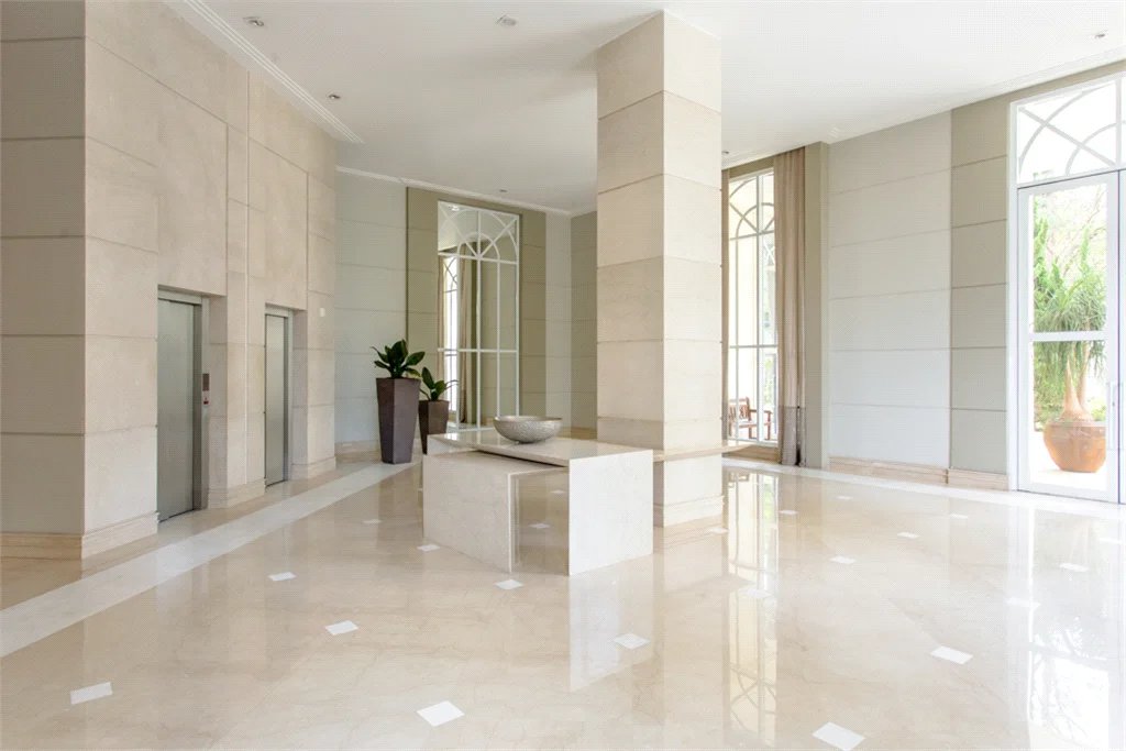 Apartamento à venda com 4 suítes em Vila Suzana, São Paulo, SP