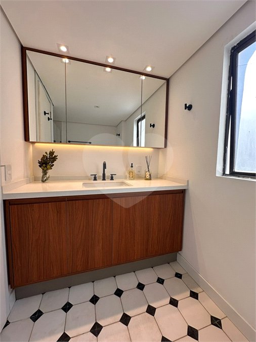 Apartamento para alugar com 3 quartos, sendo 2 suítes, em Moema, São Paulo, SP