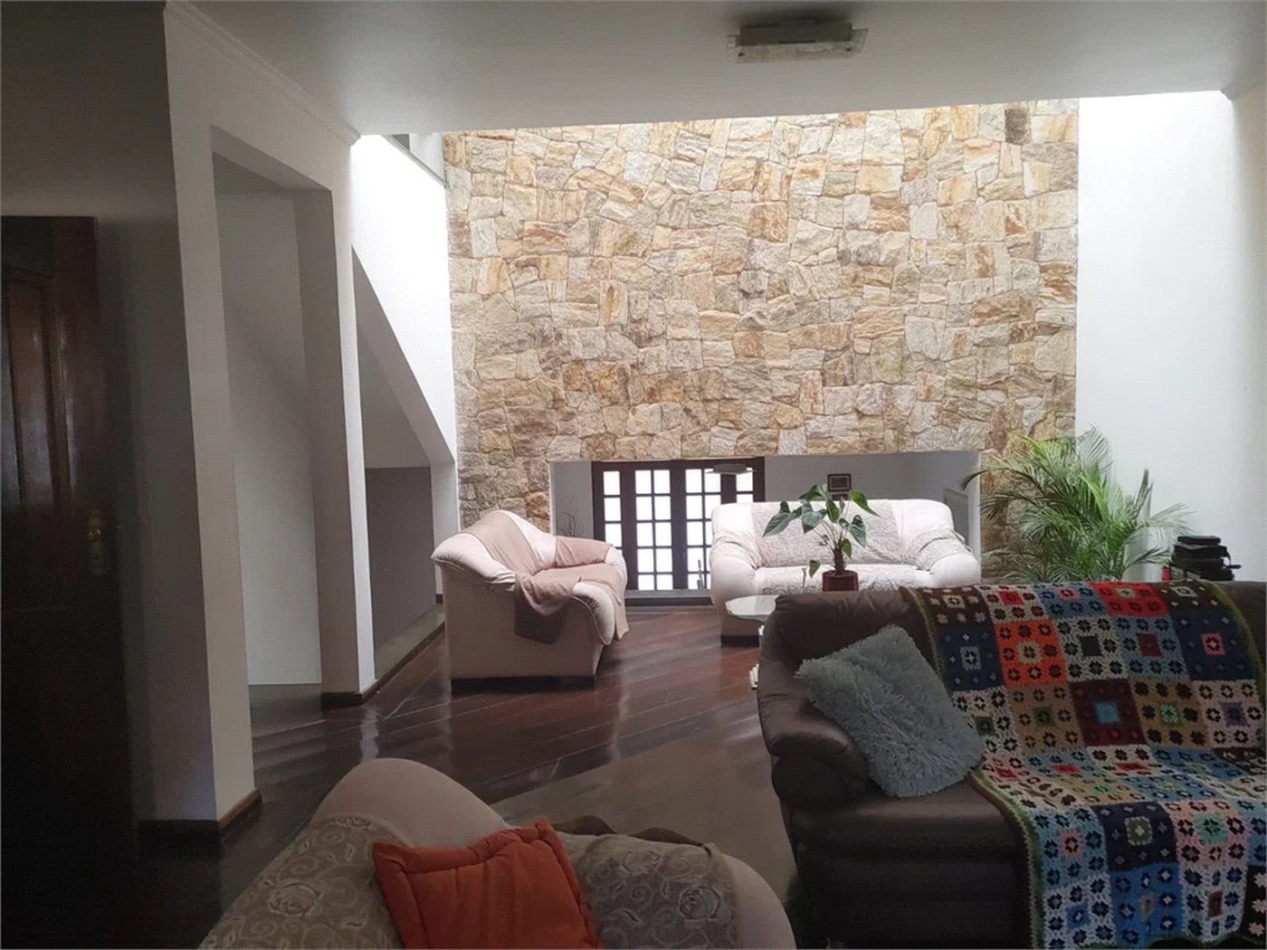 Casa à venda com 4 quartos, sendo 2 suítes, em Parque dos Príncipes, São Paulo, SP