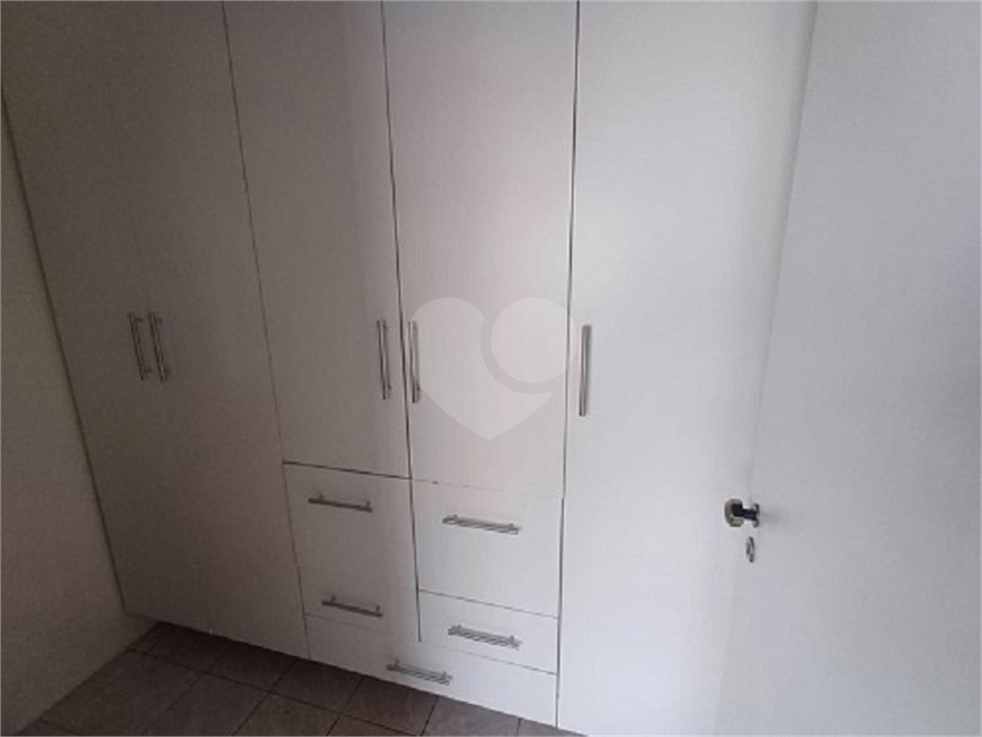 Apartamento à venda com 3 quartos, sendo 1 suíte, em Vila Monumento, São Paulo, SP