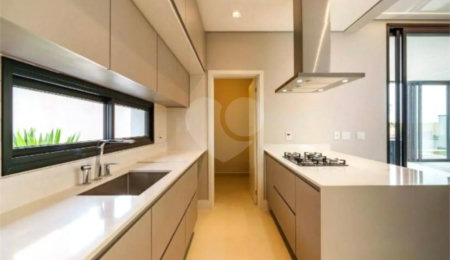Casa à venda com 3 quartos, sendo 2 suítes, no condomínio Alphaville Dom Pedro Iii, Campinas - SP