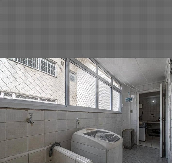 Apartamento à venda com 3 quartos, sendo 1 suíte,  em Aclimação, São Paulo, SP