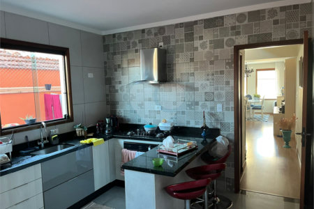 Sobrado à venda com 4 quartos, sendo 1 suíte,  em Jardim do Colégio (zona Norte), São Paulo, SP