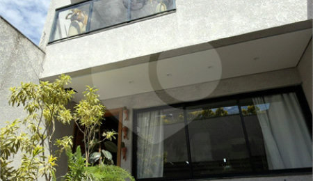 Sobrado à venda com 3 quartos, sendo 1 suíte,  em Vila Paulicéia, São Paulo, SP