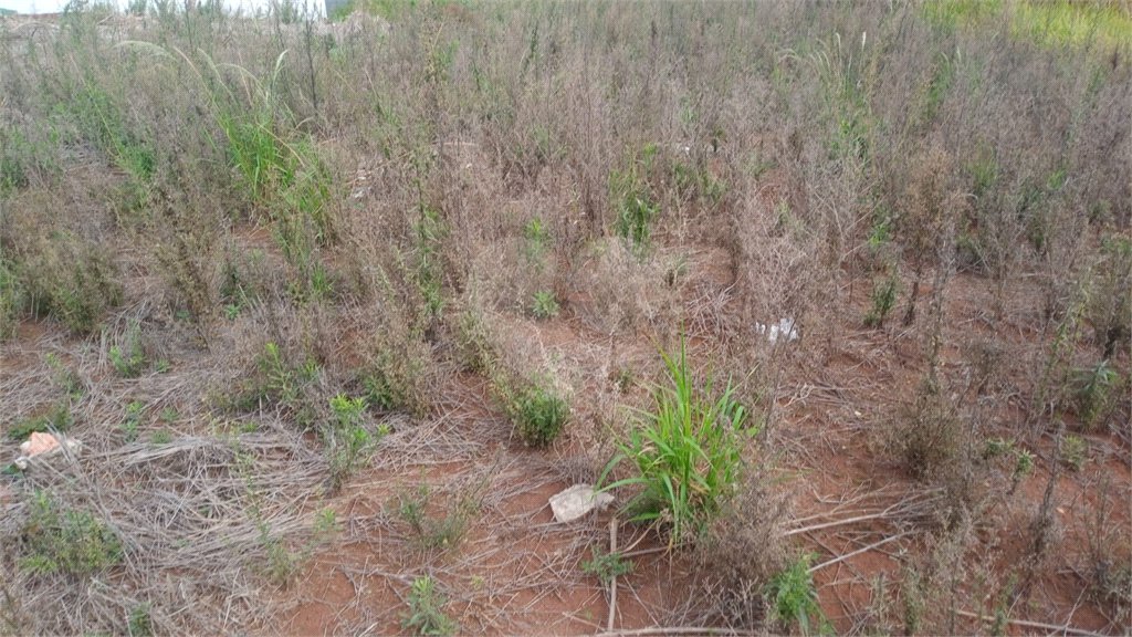 Lote no Jardim do Bosque, aceita financiamento ou aquisição de terreno e construção .