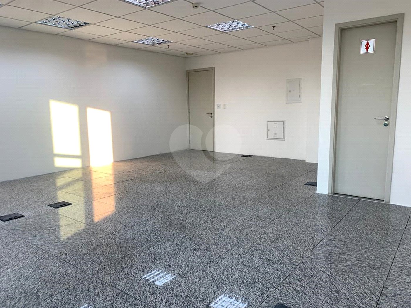 Sala à venda em Vila Guarani (z Sul), São Paulo, SP