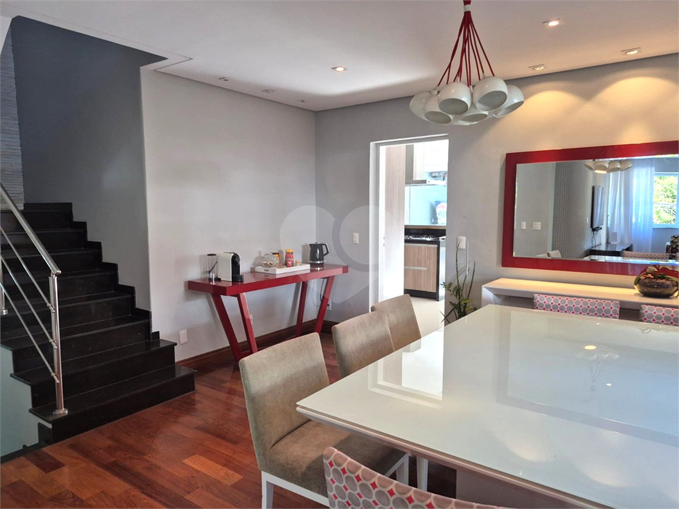 Casa para alugar com 5 quartos, sendo 4 suítes, no condomínio Colinas Japore, São Paulo - SP