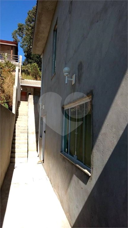 Sobrado à venda com 3 quartos, sendo 1 suíte, em Serra da Cantareira, Mairiporã, SP