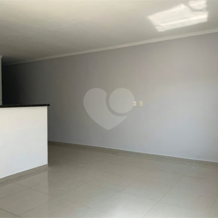 Sobrado à venda com 3 quartos, sendo 1 suíte, em Nova Cerejeira, Atibaia, SP