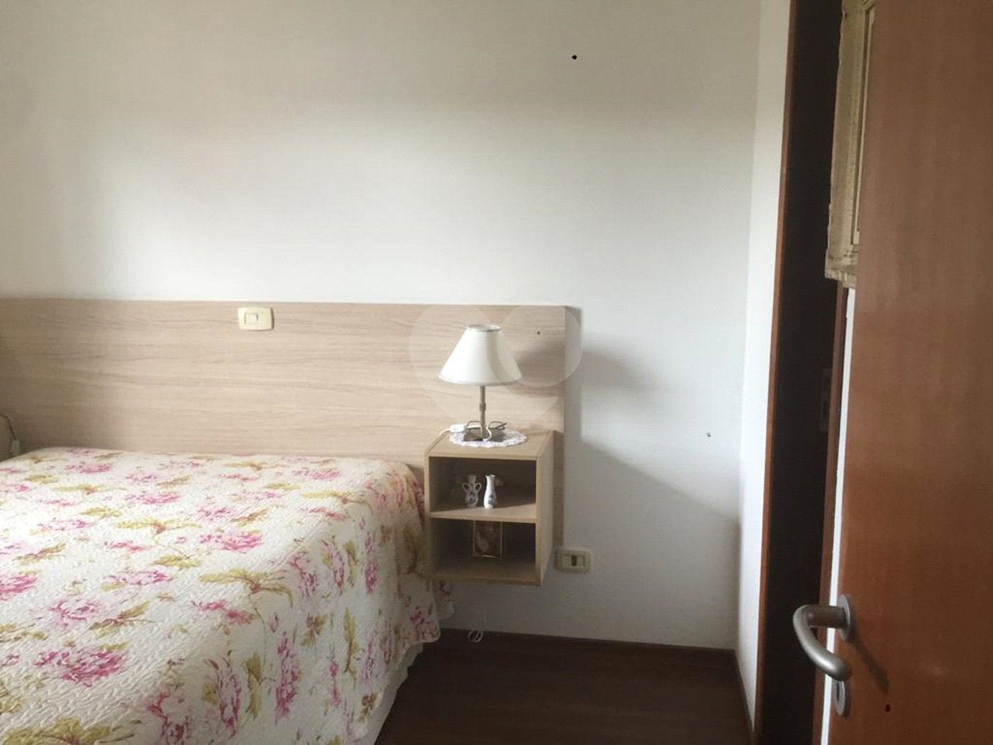 Casa à venda com 3 quartos, sendo 1 suíte, no condomínio Morada do Horto, São Paulo - SP