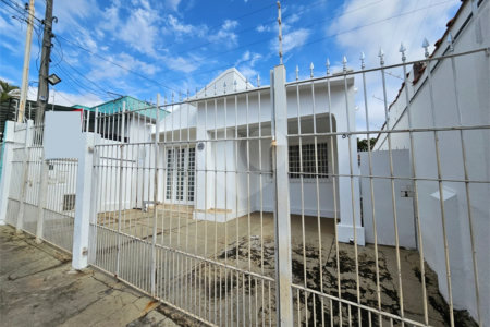 Casa à venda com 2 quartos, sendo 1 suíte, no Centro, Atibaia, SP
