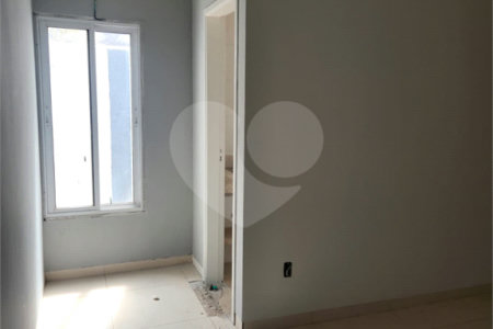 Casa à venda com 3 quartos, sendo 2 suítes, no condomínio Sollares, Araraquara - SP