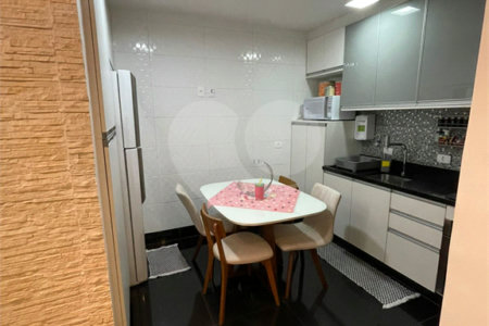 Casa à venda com 3 quartos, sendo 1 suíte,  no condomínio Villagio Campo Grande, São Paulo - SP