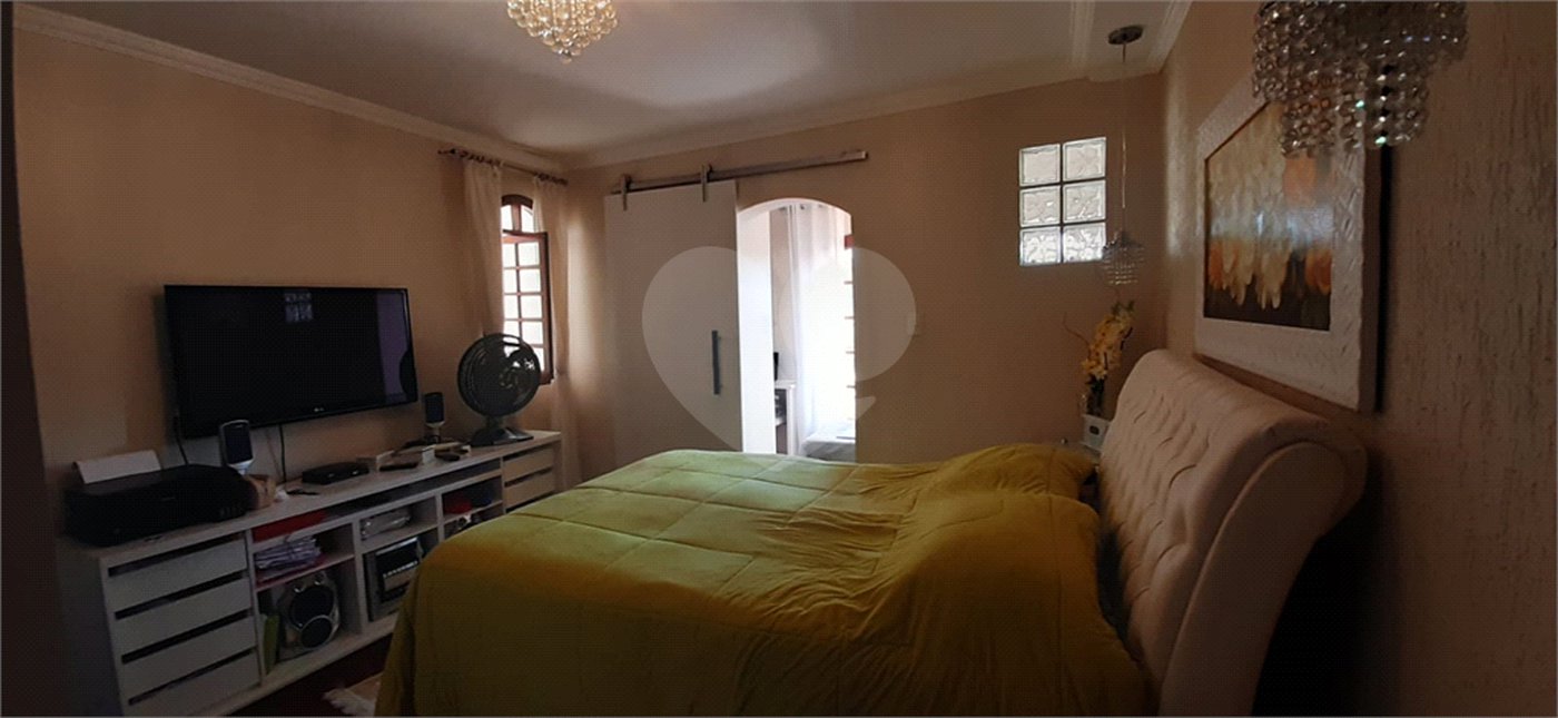 Sobrado à venda com 2 quartos em Horto, São Paulo, SP