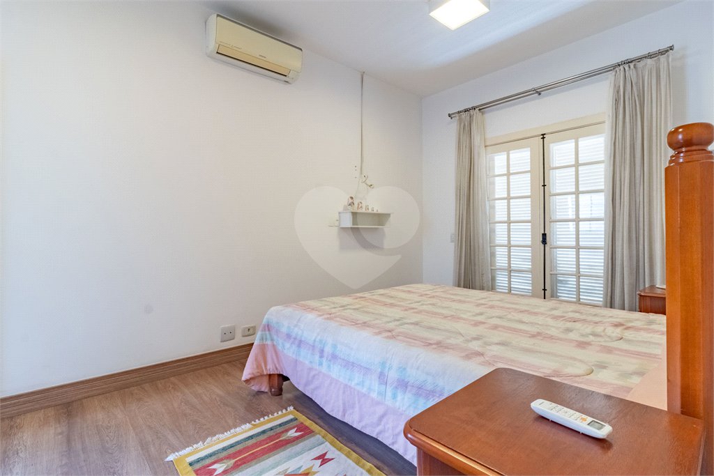 Casa à venda com 7 quartos, sendo 5 suítes,  em Morumbi, São Paulo, SP