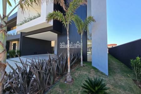 Casa à venda com 3 suítes no condomínio Vista da Serra, Atibaia - SP