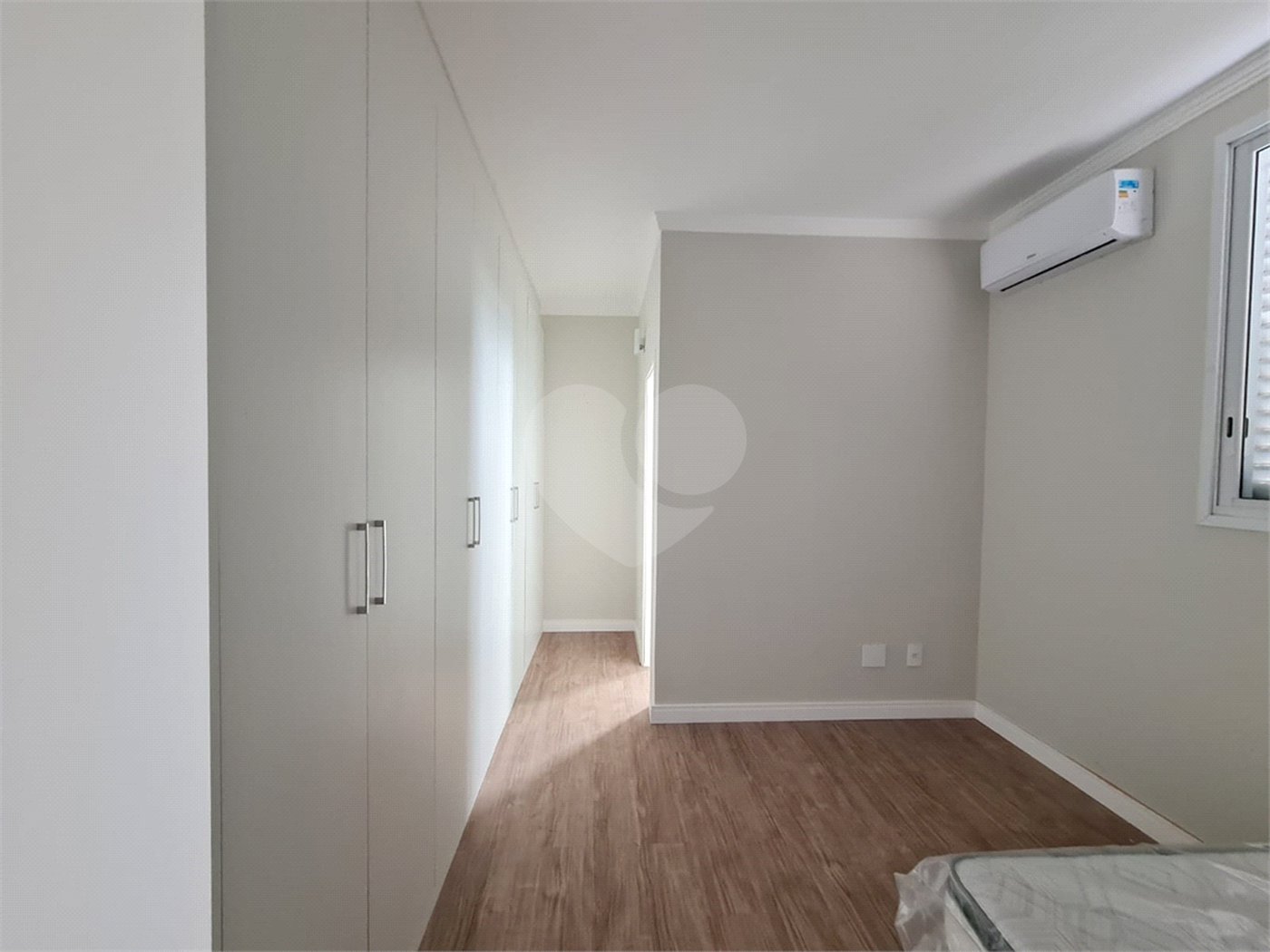 Casa à venda com 3 suítes no condomínio Geneve, Campinas - SP
