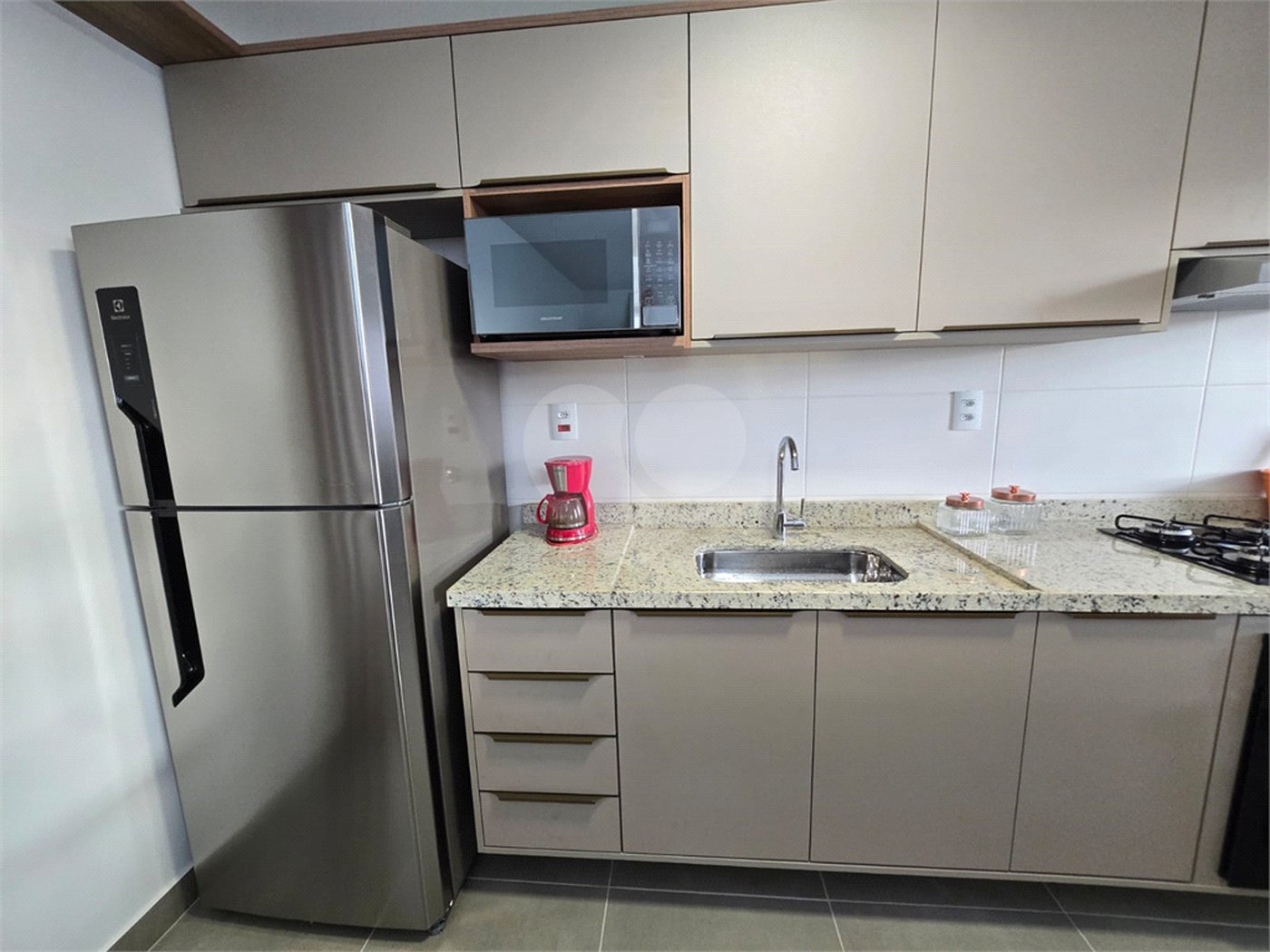 Apartamento para alugar com 2 quartos, sendo 1 suíte, em Além Ponte, Sorocaba, SP