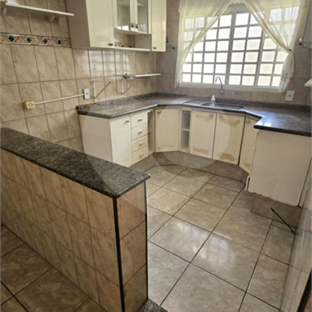Sobrado para alugar com 3 quartos, sendo 1 suíte, em Jardim do Valle II, Indaiatuba, SP