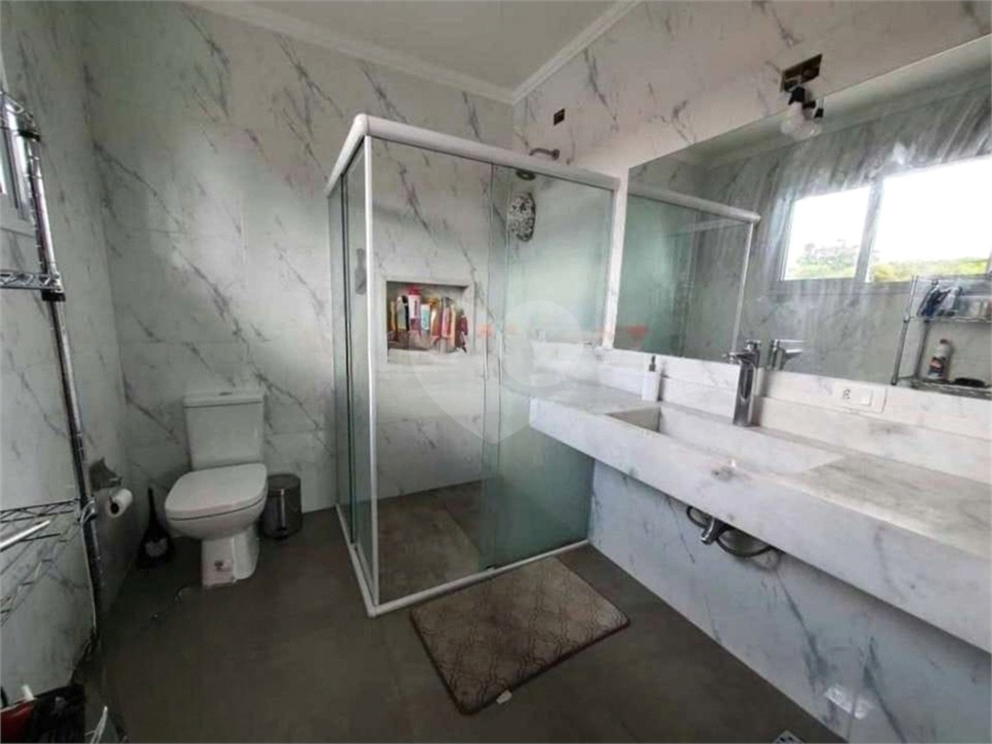 Sobrado à venda com 4 quartos, sendo 3 suítes, em Tremembé, São Paulo, SP