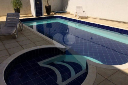 Casa à venda com 3 suítes no condomínio Residencial Jardim Paulista I, Vinhedo - SP